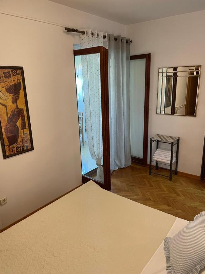 Gorana Studio Apartment Jelsa  Buitenkant foto